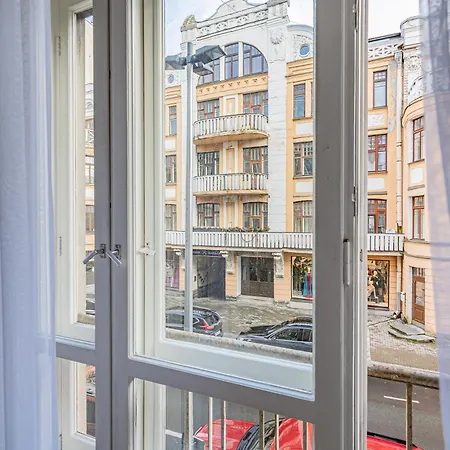 Revalia Freedom Square One Bedroom *