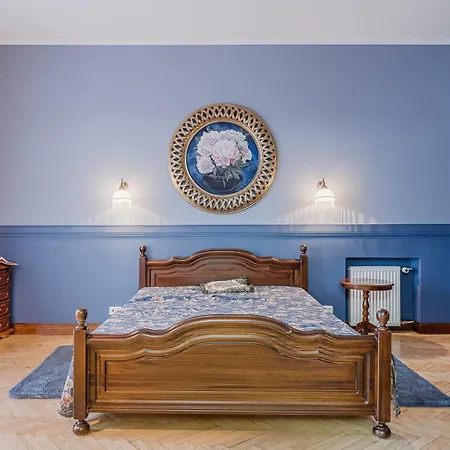 Revalia Freedom Square One Bedroom